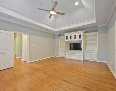 2390 W 8th St - Photo Thumbnail 23