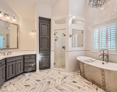 2390 W 8th St - Photo Thumbnail 23