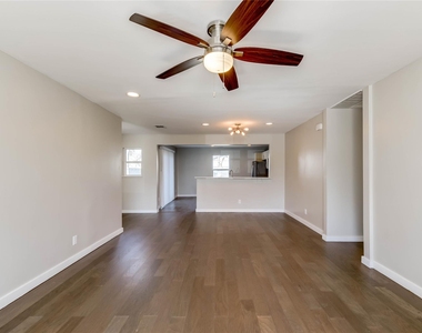 4702 Bandera Rd - Photo Thumbnail 1