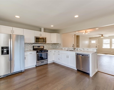 4702 Bandera Rd - Photo Thumbnail 2