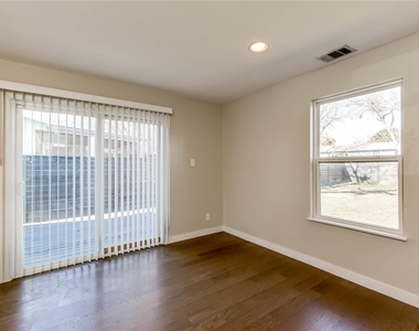 4702 Bandera Rd - Photo Thumbnail 3