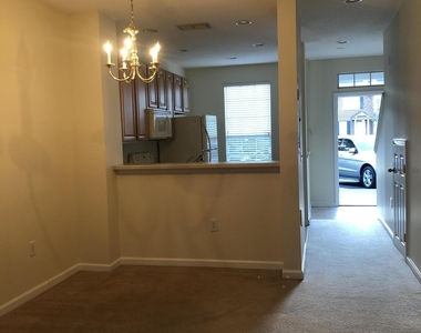 1521 Fieldview Drive - Photo Thumbnail 17