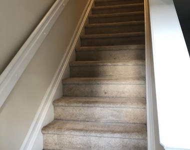 1521 Fieldview Drive - Photo Thumbnail 9