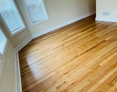 7408 N Hoyne Avenue - Photo Thumbnail 3