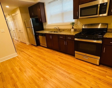 7408 N Hoyne Avenue - Photo Thumbnail 5