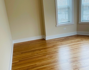 7408 N Hoyne Avenue - Photo Thumbnail 4