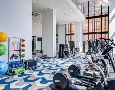 1400 W Peachtree Street Nw - Photo Thumbnail 12