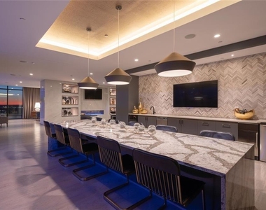 1400 W Peachtree Street Nw - Photo Thumbnail 4