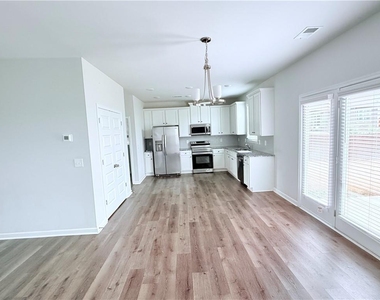 409 Mcginnis Circle - Photo Thumbnail 4