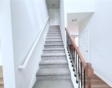 409 Mcginnis Circle - Photo Thumbnail 8