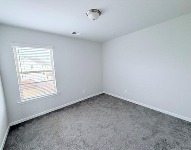 409 Mcginnis Circle - Photo Thumbnail 28