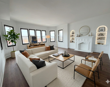 7712 S Jeffery Boulevard - Photo Thumbnail 2
