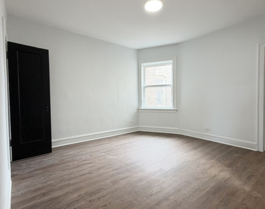7712 S Jeffery Boulevard - Photo Thumbnail 5