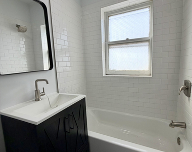 7712 S Jeffery Boulevard - Photo Thumbnail 10