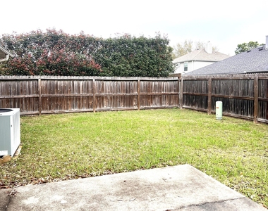 8239 Squires Place Drive - Photo Thumbnail 20