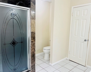 8239 Squires Place Drive - Photo Thumbnail 13