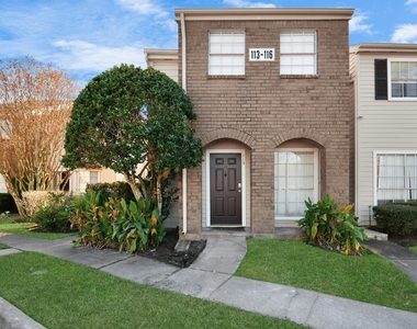 2002 Gentryside Drive - Photo Thumbnail 3