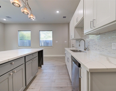 4536 Sunflower Street - Photo Thumbnail 7