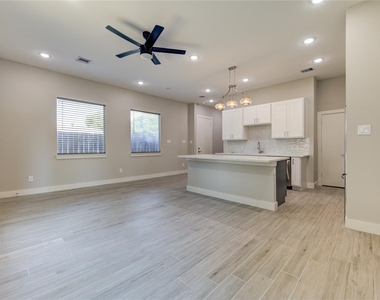 4536 Sunflower Street - Photo Thumbnail 4