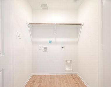 1491 Las Cuevas Drive - Photo Thumbnail 36