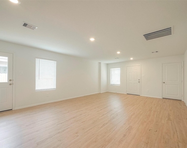 1491 Las Cuevas Drive - Photo Thumbnail 5