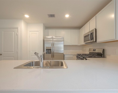 1491 Las Cuevas Drive - Photo Thumbnail 10