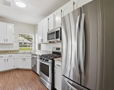 3327 Shady Glen Lane - Photo Thumbnail 16