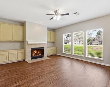 3327 Shady Glen Lane - Photo Thumbnail 6
