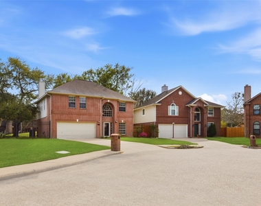 3327 Shady Glen Lane - Photo Thumbnail 1