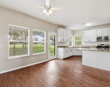 3327 Shady Glen Lane - Photo Thumbnail 10