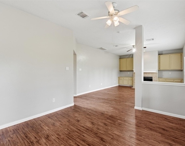 3327 Shady Glen Lane - Photo Thumbnail 9