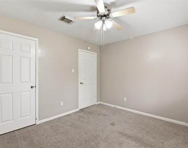 3327 Shady Glen Lane - Photo Thumbnail 32
