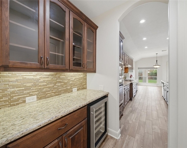 17614 Melmore Drive - Photo Thumbnail 14