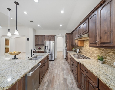 17614 Melmore Drive - Photo Thumbnail 13
