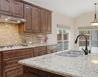 17614 Melmore Drive - Photo Thumbnail 11