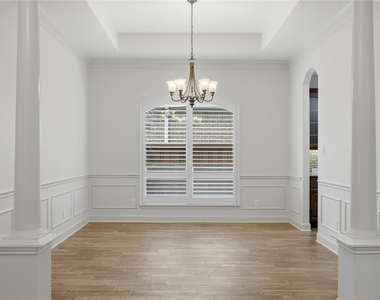 17614 Melmore Drive - Photo Thumbnail 5