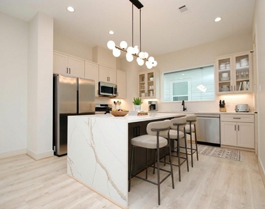 6310 Illinois Street - Photo Thumbnail 5