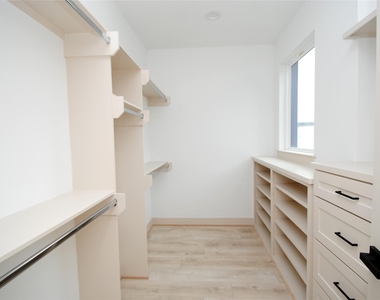 6310 Illinois Street - Photo Thumbnail 15