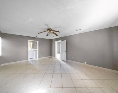 128 Kress Street - Photo Thumbnail 3