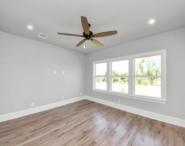 6322 Milwee Street - Photo Thumbnail 3
