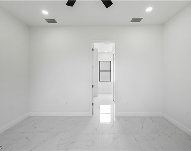 744 Oakridge Avenue S - Photo Thumbnail 5