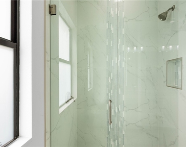 744 Oakridge Avenue S - Photo Thumbnail 7