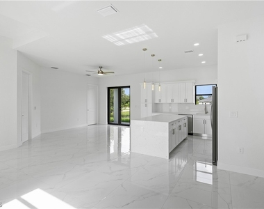 744 Oakridge Avenue S - Photo Thumbnail 16
