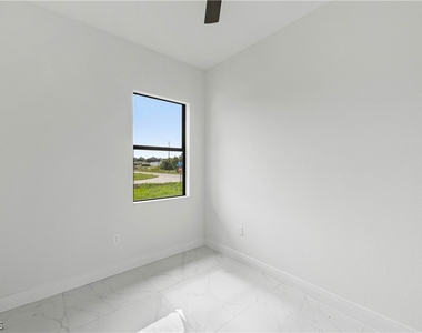744 Oakridge Avenue S - Photo Thumbnail 8
