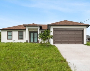 744 Oakridge Avenue S - Photo Thumbnail 2