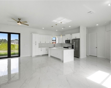 744 Oakridge Avenue S - Photo Thumbnail 10