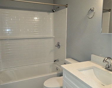 11451 Char Ann Drive - Photo Thumbnail 6