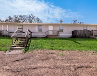 626 University Avenue - Photo Thumbnail 17