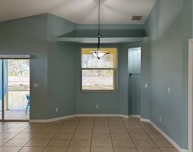 19933 Lake Vista Circle - Photo Thumbnail 4