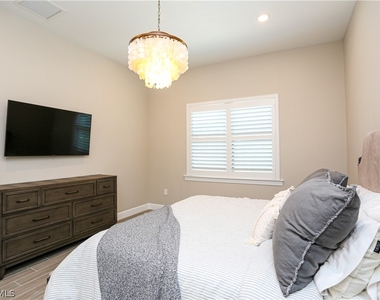 9716 Everglades Drive - Photo Thumbnail 16
